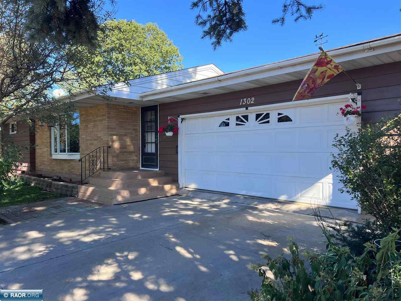 9th Ave, Virginia, MN 55792