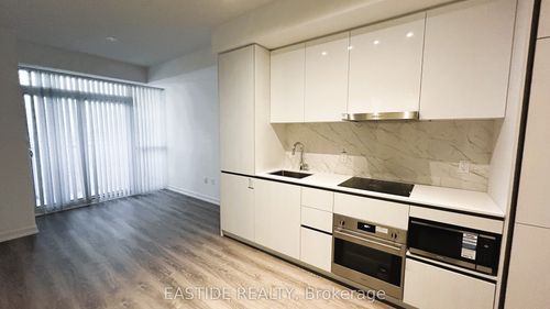 2010-8 Interchange Way, Concord, ON, L4K0R2 | Card Image