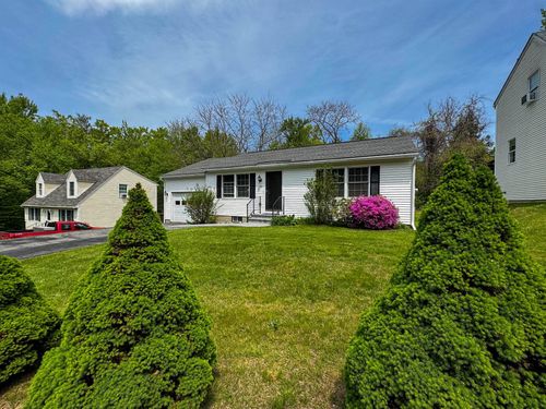 32 Albe Dr, Bennington, VT, 05201-8636 | Card Image