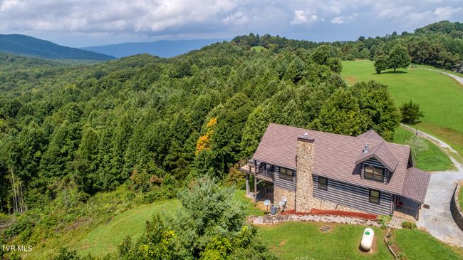 308 Walnut Mountain Farms Loop, House other with 4 bedrooms, 3 bathrooms and null parking in Roan Mountain TN | Image 41
