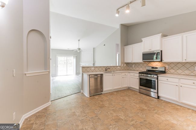 3510 Arbroath Dr, House other with 3 bedrooms, 2 bathrooms and null parking in Douglasville GA | Image 6