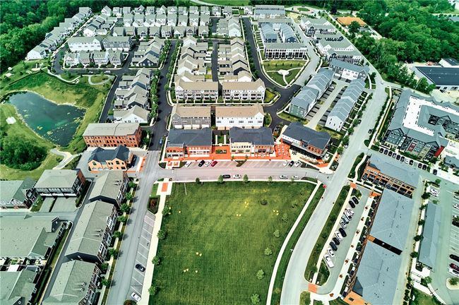 UNIT-202 - 305 Tillary Ln, Condo with 2 bedrooms, 2 bathrooms and 2 parking in Cranberry Twp PA | Image 4