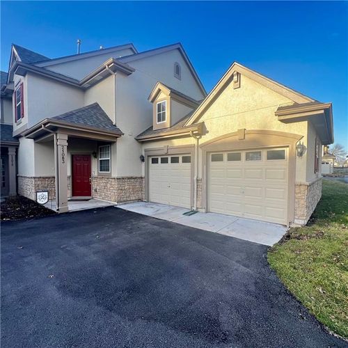 21083 W 118th Ter, Olathe, KS, 66061-5562 | Card Image