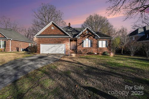 1915 Millbrook Ln, Matthews, NC, 28104-2949 | Card Image