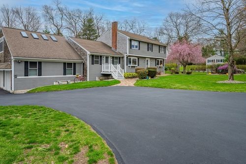 39 Dwelley Ave, Hanover, MA, 02339-1159 | Card Image