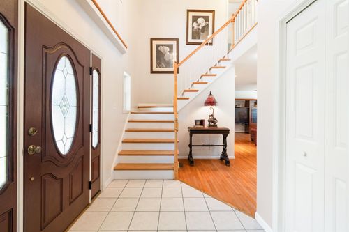 109 Coyote Ln, Williston, VT, 05495-8804 | Card Image