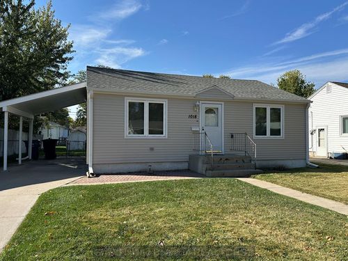 1018 S Vine St, Grand Island, NE, 68801-8054 | Card Image