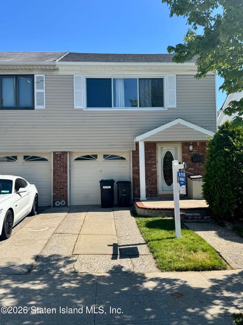 61 Middle Loop Rd, Staten Island, NY, 10308-1922 | Card Image