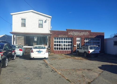 72 Main Rd, Tiverton, RI, 02878-1123 | Card Image
