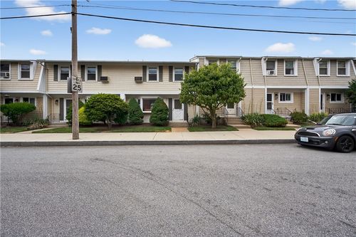 55-55 Geneva St, Pawtucket, RI, 02860-5988 | Card Image