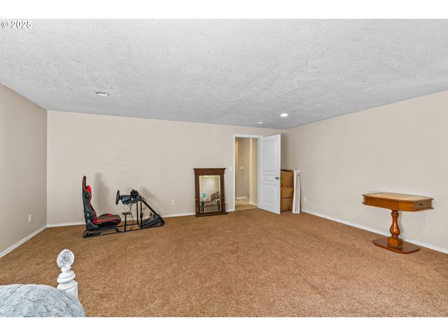 1972 Adelman Loop, House other with 3 bedrooms, 3 bathrooms and 2 parking in Eugene OR | Image 21