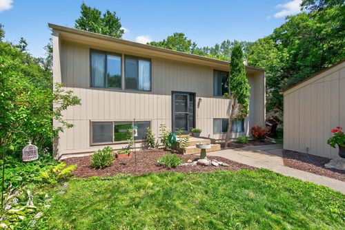 16220 15th Ave N, Plymouth, MN, 55447-2806 | Card Image