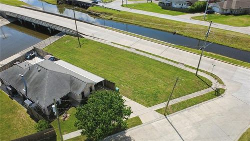 1000 N Lester Ave, Metairie, LA, 70003-5667 | Card Image