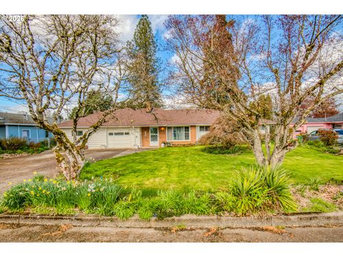 1611 Camino Dr, Forest Grove, OR, 97116-1352 | Card Image
