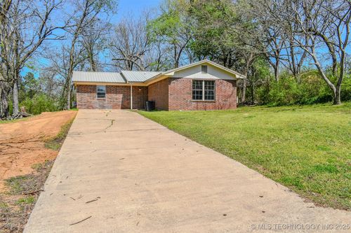 213 Se 4th St, Antlers, OK, 74523-4001 | Card Image