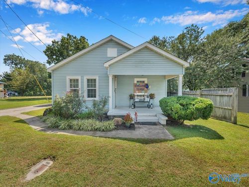 304 W Alabama Ave, Albertville, AL, 35950-1606 | Card Image