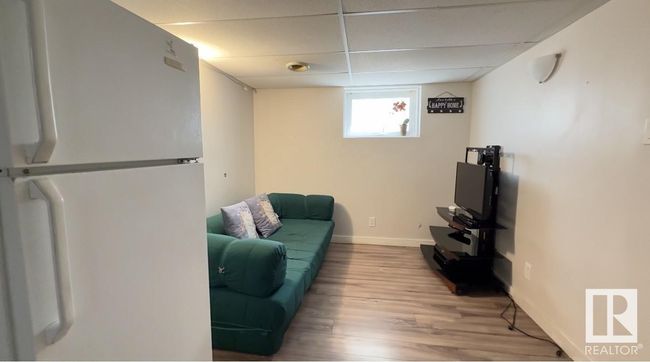 9862 76 Ave Nw, House other with 6 bedrooms, 3 bathrooms and null parking in Edmonton AB | Image 26
