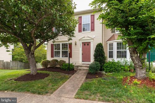 9081 Falcon Glen Ct, BRISTOW, VA, 20136-5741 | Card Image