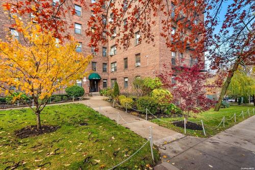apt-3k-52-24 65th Pl, Maspeth, NY, 11378-1318 | Card Image