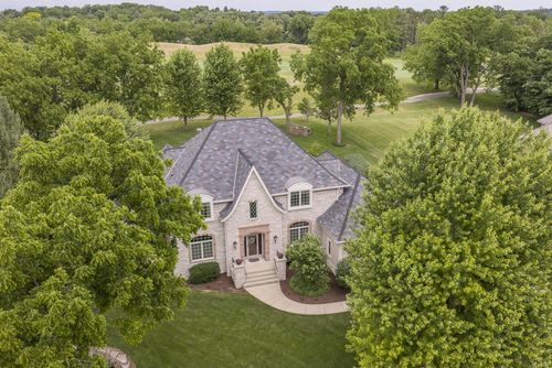 S76W26010 Prairieside Drive, VERNON, WI, 53189 | Card Image