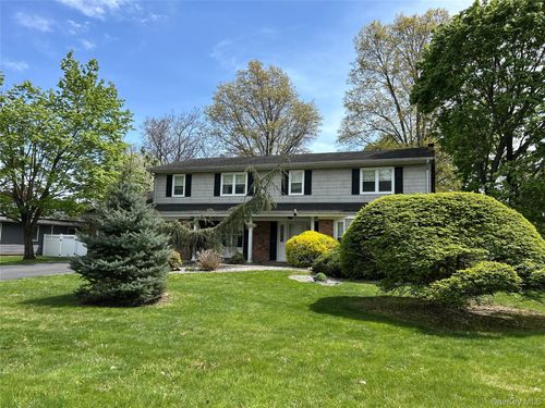 6 Harton Ct, East Northport, NY, 11731-5923 | Card Image