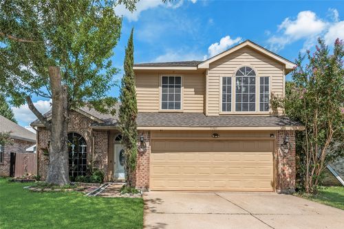 5301 Manhassett Dr, Arlington, TX, 76018-1968 | Card Image