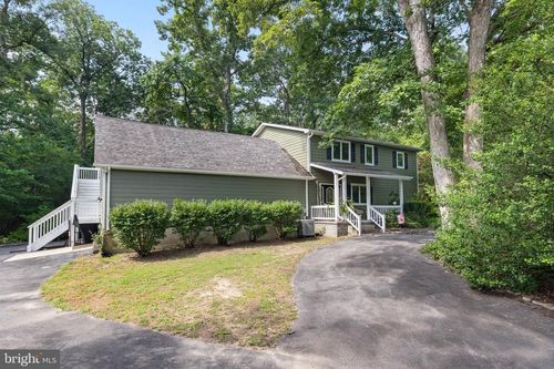 719 Mission Rd, HARPERS FERRY, WV, 25425-4585 | Card Image