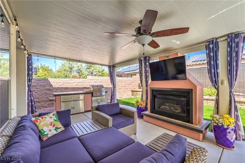 3740 Corte Bella Hills Ave, North Las Vegas, NV, 89081-5204 | Card Image