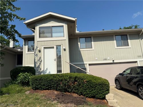 7209 S Churchill Pl, Concord Township, OH, 44077-9524 | Card Image