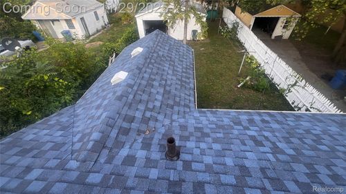 20760 Atlantic Ave, Warren, MI, 48091-2829 | Card Image