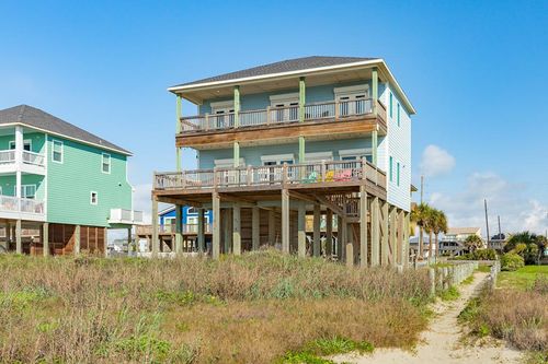 22224 Kennedy Dr, Galveston, TX, 77554 | Card Image