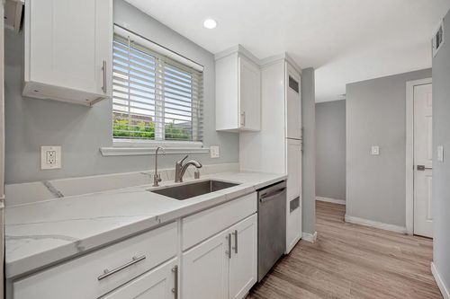 5686 Hillsdale Boulevard, Sacramento, CA, 95842 | Card Image