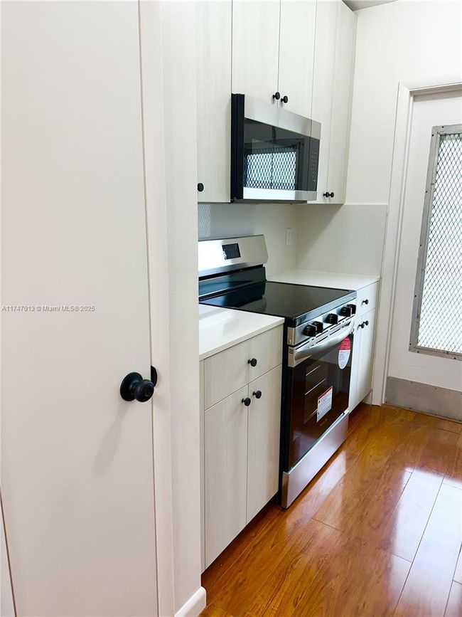 APT-209 - 1450 Atlantic Shores Blvd, Condo with 1 bedrooms, 1 bathrooms and null parking in Hallandale Beach FL | Image 4