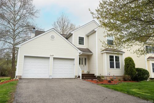 62 Meadowbrook Ct, Patterson, NY, 12563-8801 | Card Image