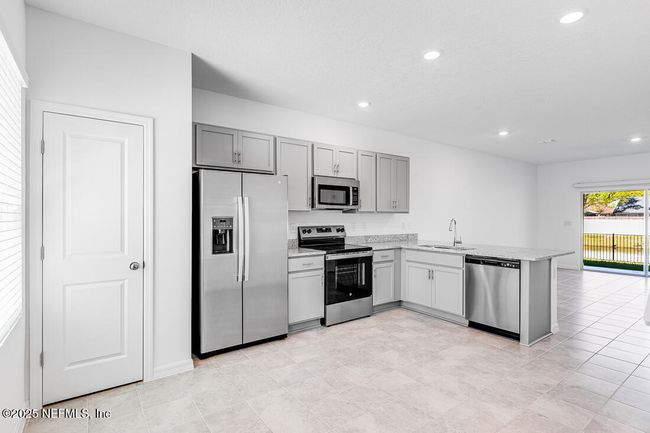 7219 Sabal Ter, Townhouse with 2 bedrooms, 3 bathrooms and null parking in Jacksonville FL | Image 8