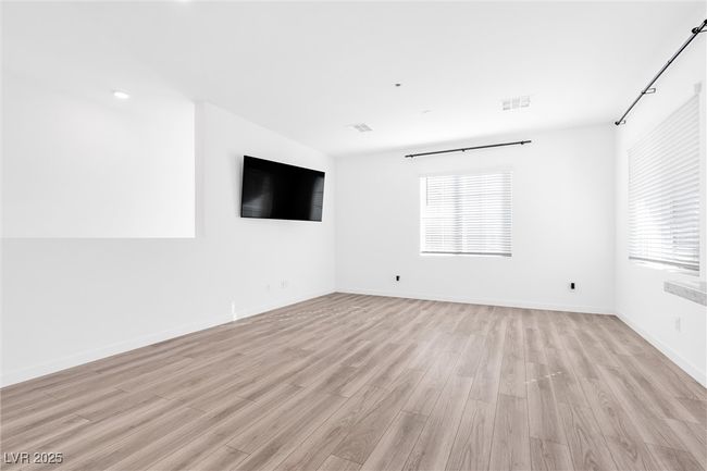 UNIT-143 - 5730 Sky Pointe Dr, Townhouse with 2 bedrooms, 2 bathrooms and null parking in Las Vegas NV | Image 4
