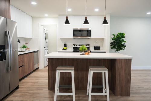 9202 Nw 81st Ct, Tamarac, FL, 33321-1415 | Card Image