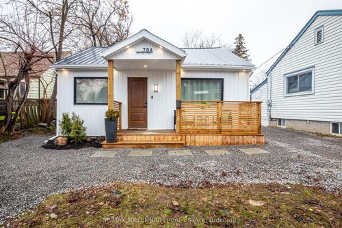 784 Duffus St, Peterborough, ON, K9J4K4 | Card Image