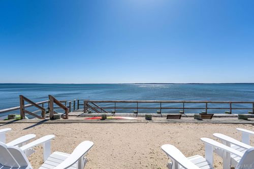 1400 Peconic Bay Blvd, Laurel, NY, 11948-1707 | Card Image