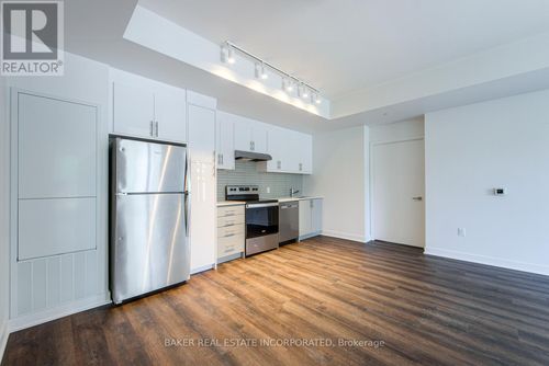 221-3030 Pharmacy Ave, Scarborough, ON, M1W0B2 | Card Image