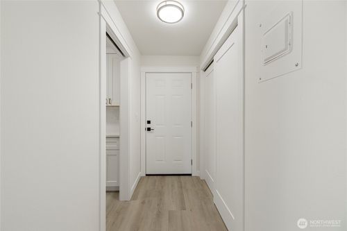 apt-204-310 S 11th St, Mount Vernon, WA, 98274-4053 | Card Image