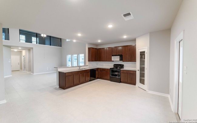 308 Angus Dr, House other with 4 bedrooms, 3 bathrooms and null parking in Seguin TX | Image 9
