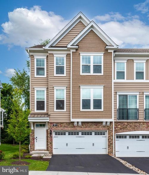 57 Lila Ln, DOWNINGTOWN, PA, 19335-1521 | Card Image