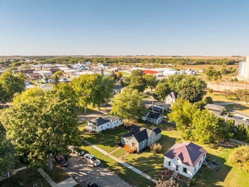 113 Clark St, Reinbeck, IA, 50669-1141 | Card Image