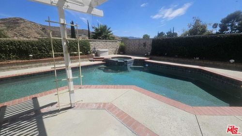 14616 Daisy Meadow St, Santa Clarita, CA, 91387-1910 | Card Image