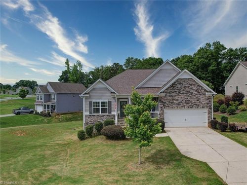 120 Autumn Mist Rd, Statesville, NC, 28677-8005 | Card Image