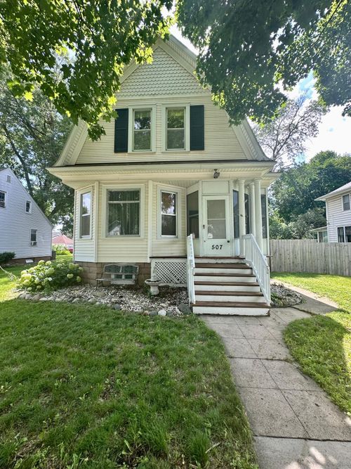 507 W Redwood St, Marshall, MN, 56258-1322 | Card Image