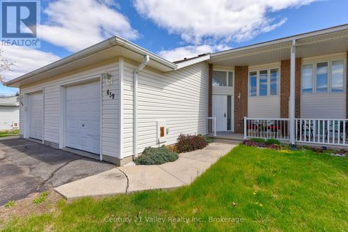 439 Mayhew St, Renfrew, ON, K7V4L4 | Card Image