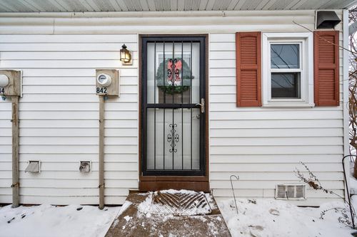 211-842 Woodgate Dr, Vadnais Heights, MN, 55127-3677 | Card Image