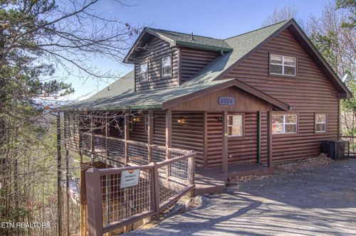 3779 Old Mountain Rd, Sevierville, TN, 37876-6148 | Card Image